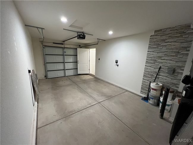 Garage | Image 40