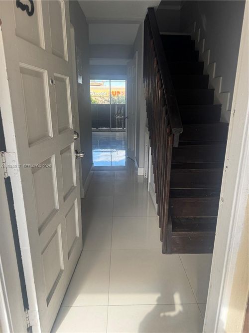 apt-23-1550 W 7th Ct, Hialeah, FL, 33010-2845 | Card Image