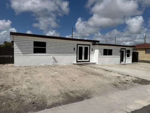 5168 E E 8th Ln, Hialeah, FL, 33013-1712 | Card Image