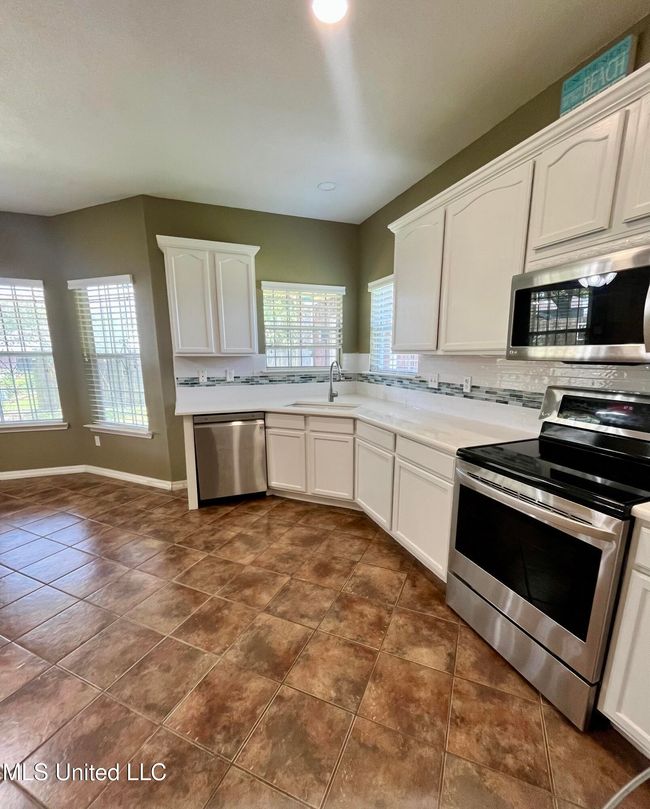 Kitchen | Image 12