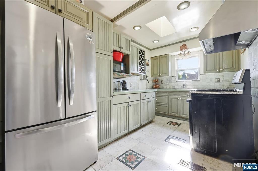 Residential Lease in Englewood 2