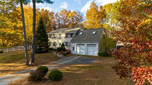 27 Arabian Way, Chester, NH, 03036-4191 | Card Image
