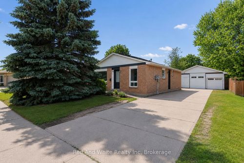 96 Pathfinder Cres, Kitchener, ON, N2P1S6 | Card Image