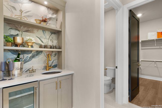 8170 Blue Oak, House other with 4 bedrooms, 5 bathrooms and null parking in Garden Ridge TX | Image 71
