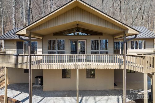 1 Sleppy Hollow Dr, Maggie Valley, NC, 28751 | Card Image
