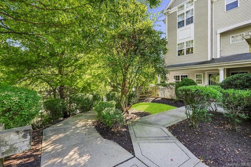 111 Highridge Ct, Peekskill, NY, 10566-4446 | Card Image