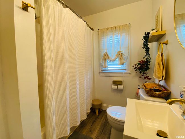 245 W Mcclernand Ave, House other with 5 bedrooms, 2 bathrooms and null parking in Shawneetown IL | Image 15