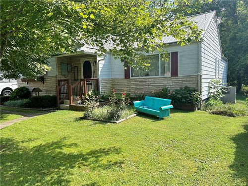 105 Franklin Ave, Saint Albans, WV, 25177-9754 | Card Image