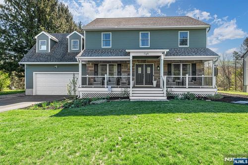 8 E Gate Drive, Vernon, NJ, 07418 | Card Image