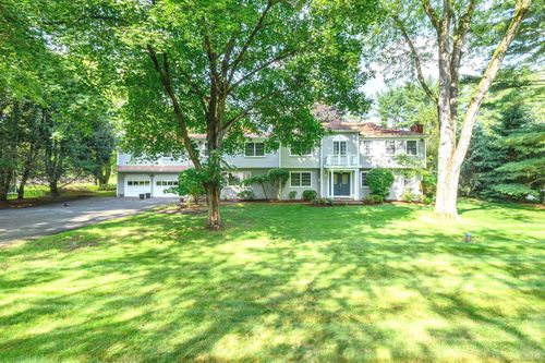19 Thornwood Rd, Stamford, CT, 06903-2618 | Card Image