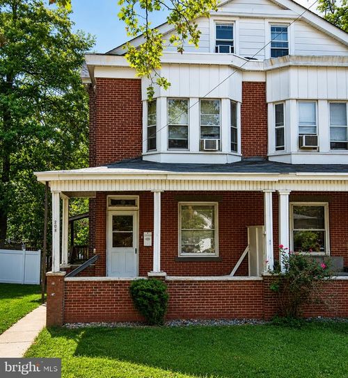208 Maple Ave, Trenton, NJ, 08618-3402 | Card Image