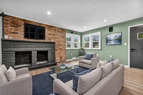 3802 Grant St, South Park, PA, 15129-9303 | Card Image