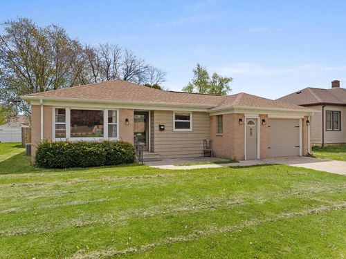 611 S 32nd Street, Manitowoc, WI, 54220 | Card Image