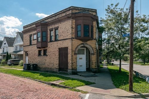15416 Saranac Rd, Cleveland, OH, 44110-2457 | Card Image
