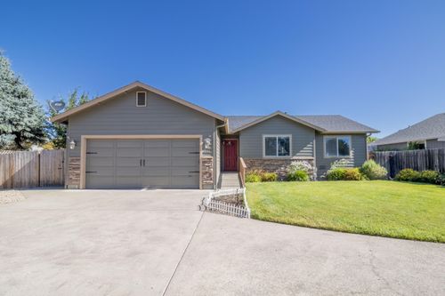2124 Sw Garden Valley Way, Grants Pass, OR, 97526-6904 | Card Image