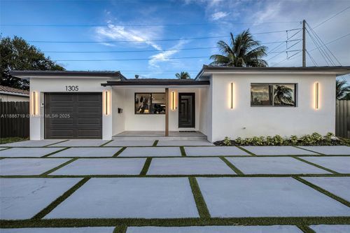 1305 N 31st Rd, Hollywood, FL, 33021-5008 | Card Image