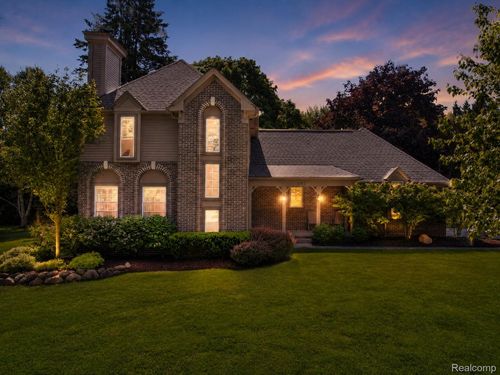 6182 Ledwin Dr, Troy, MI, 48098-2046 | Card Image