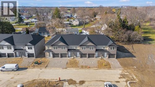 22-7 Magnolia Lane, Chatham, ON, N7M0W7 | Card Image