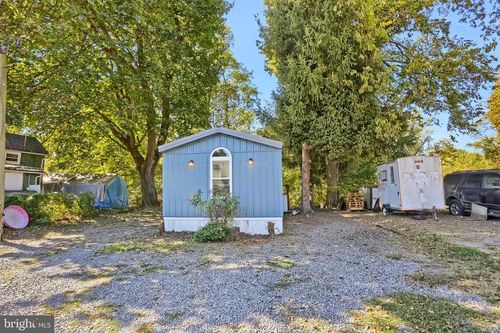 711 Railroad St, MILLERSBURG, PA, 17061-1171 | Card Image