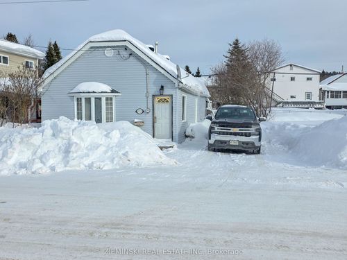 152 Duncan Ave S, Kirkland Lake, ON, P2N1Y7 | Card Image