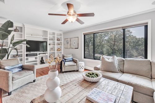 138 Pinewood Trl, Trumbull, CT, 06611-3313 | Card Image