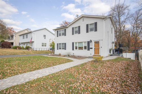 8 Loran Ct, Nanuet, NY, 10954-3418 | Card Image