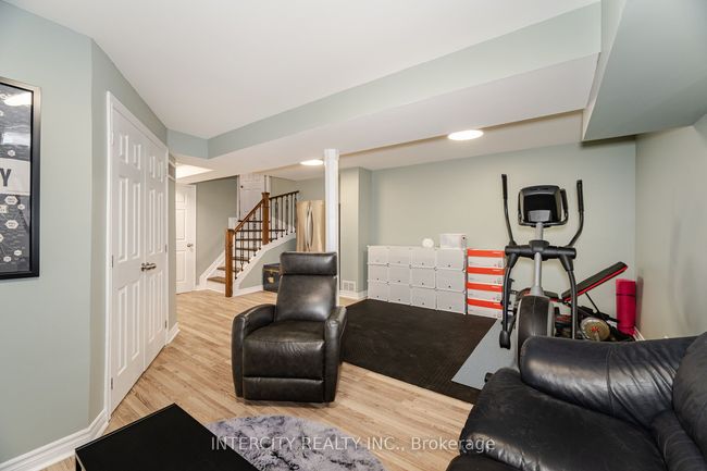 8 Sheardown Dr, House attached with 3 bedrooms, 3 bathrooms and 1 parking in Nobleton ON | Image 33