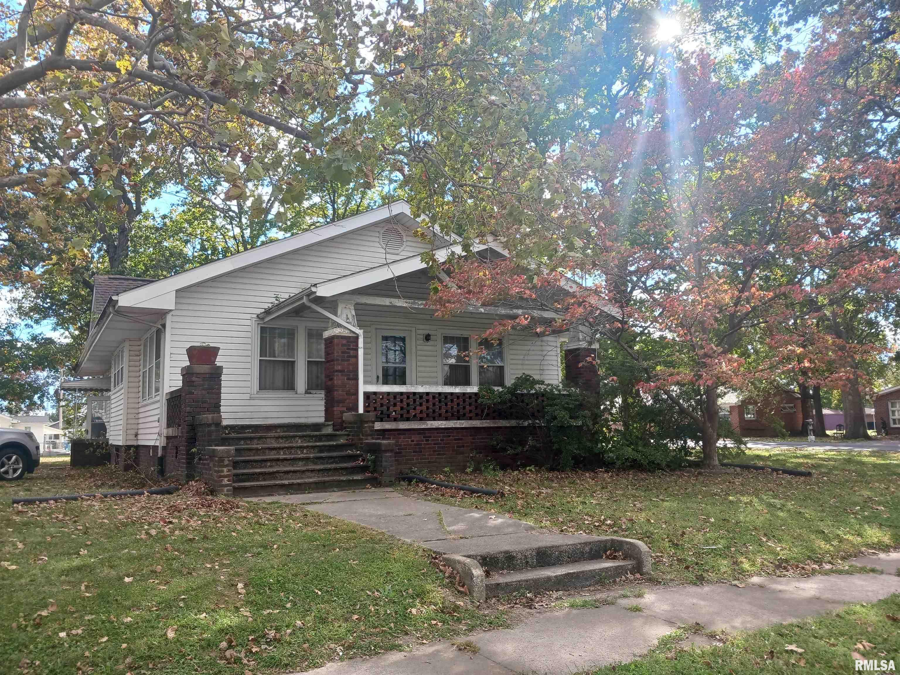 211 W Matthew Street, For Sale in Sesser Zoocasa
