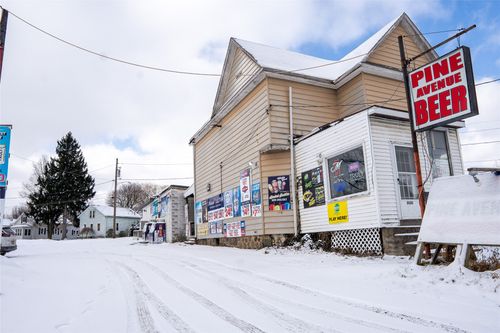 3030 Pine Ave, Erie, PA, 16504-1176 | Card Image