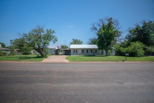 714 E 23rd St, San Angelo, TX, 76903-2614 | Card Image