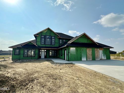 11807 Glacier Cir, Bismarck, ND, 58503-8607 | Card Image