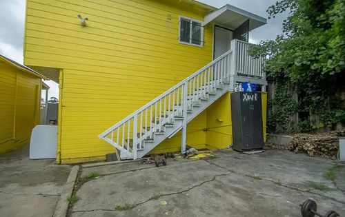 b-7966 Macarthur Blvd, Oakland, CA, 94605-3519 | Card Image