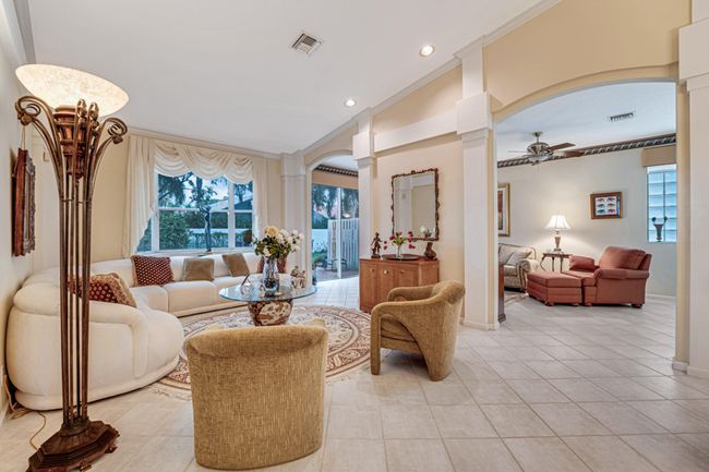 9684 Arbor View Dr N, House other with 2 bedrooms, 2 bathrooms and null parking in Boynton Beach FL | Image 9