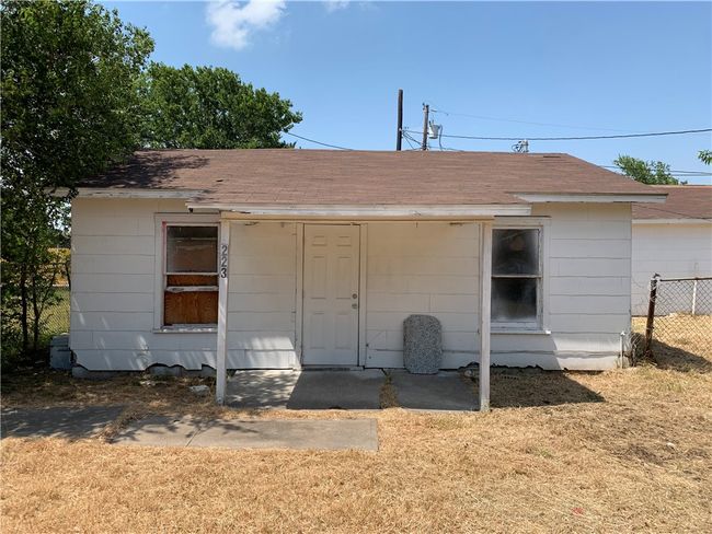 225 E Main St, House other with 3 bedrooms, 2 bathrooms and null parking in Bishop TX | Image 7