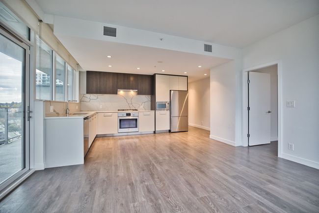 1604 - 567 Clarke Rd, Condo with 2 bedrooms, 2 bathrooms and 1 parking in Coquitlam BC | Image 8