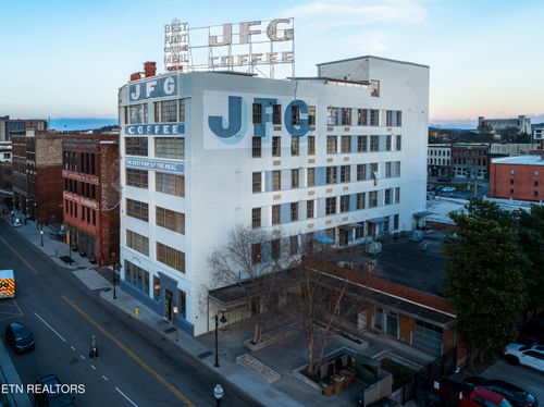 208-200 W Jackson Ave, Knoxville, TN, 37902-1046 | Card Image