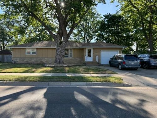 504 14th St Nw, Austin, MN, 55912-2221 | Card Image
