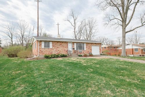 8757 Brittany Dr, Blue Ash, OH, 45242-7958 | Card Image