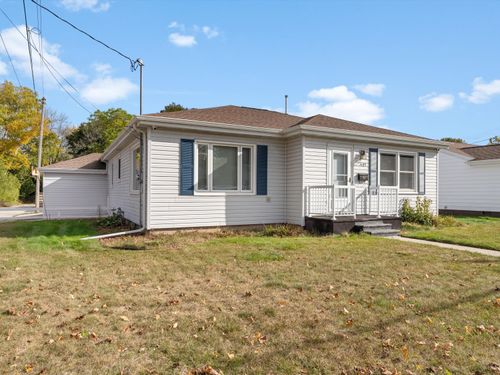 3109 School St, Two Rivers, WI, 54241-1618 | Card Image