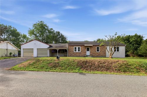1033 Walt Rd, PENNSBURG, PA, 18073-1703 | Card Image