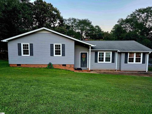 318 Country Gln, Pelzer, SC, 29669-1006 | Card Image