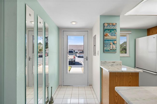 APT-1902 - 12538 Sw Kingsway Cir, Condo with 2 bedrooms, 2 bathrooms and null parking in LAKE SUZY FL | Image 5