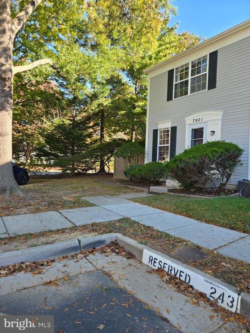 7901 Old Carriage Trl, ALEXANDRIA, VA, 22315-5041 | Card Image