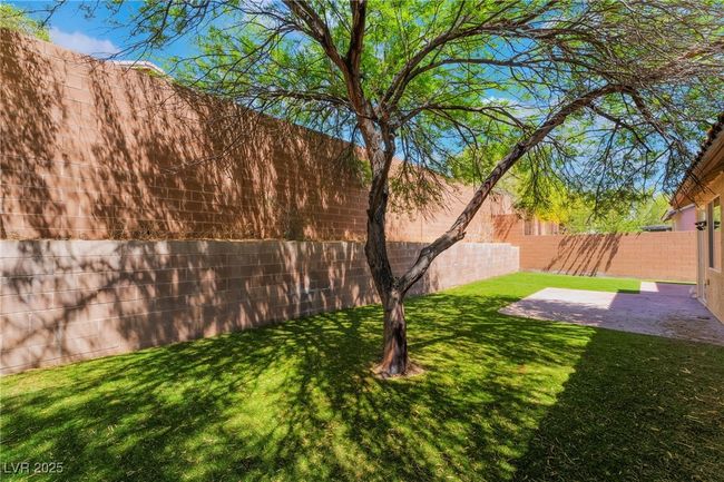 10259 Wolves Den Ln, House other with 4 bedrooms, 3 bathrooms and null parking in Las Vegas NV | Image 37