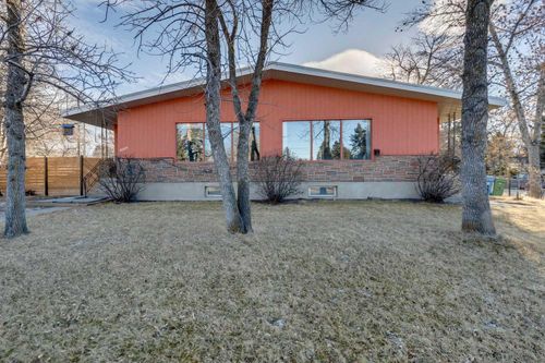 3913/3915 Spruce Drive Sw, Calgary, AB, T3C3A9 | Card Image