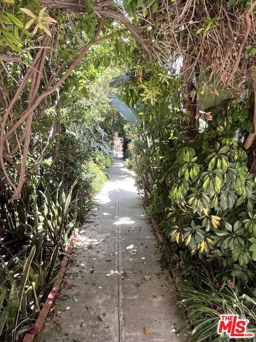 1677 Golden Gate Ave, LOS ANGELES, CA, 90026-1013 | Card Image