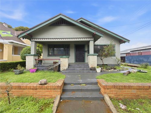 225 W 12th St, Long Beach, CA, 90813-3001 | Card Image