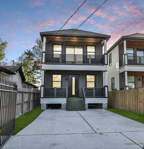 1224 Johnston St, Houston, TX, 77022-4008 | Card Image