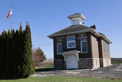 W6135 County N Road, Lyndon, WI, 53073-4640 | Card Image