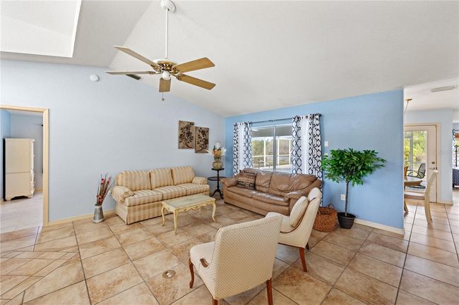 12950 Sw Pembroke Cir S, House other with 3 bedrooms, 2 bathrooms and null parking in LAKE SUZY FL | Image 11
